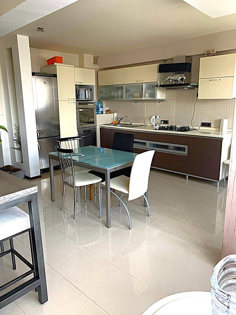 продажа многокомнатной квартиры номер A-174376 в Приморском районе, фото номер 18